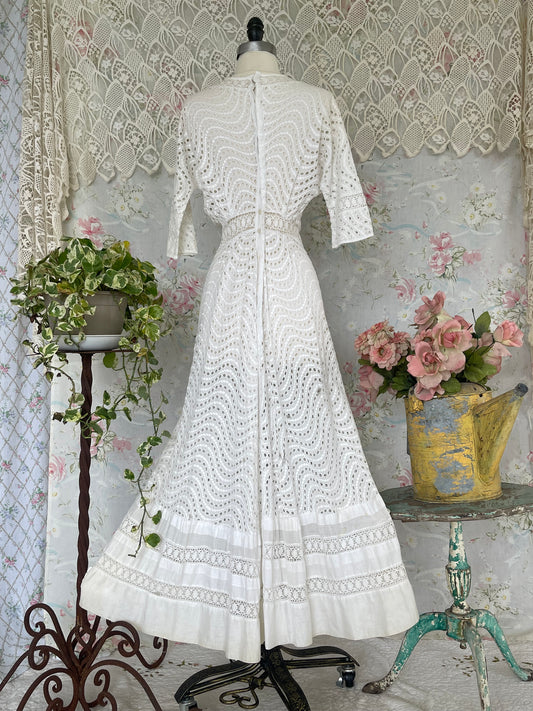 Antique 1900’s Edwardian White Eyelet Day Dress