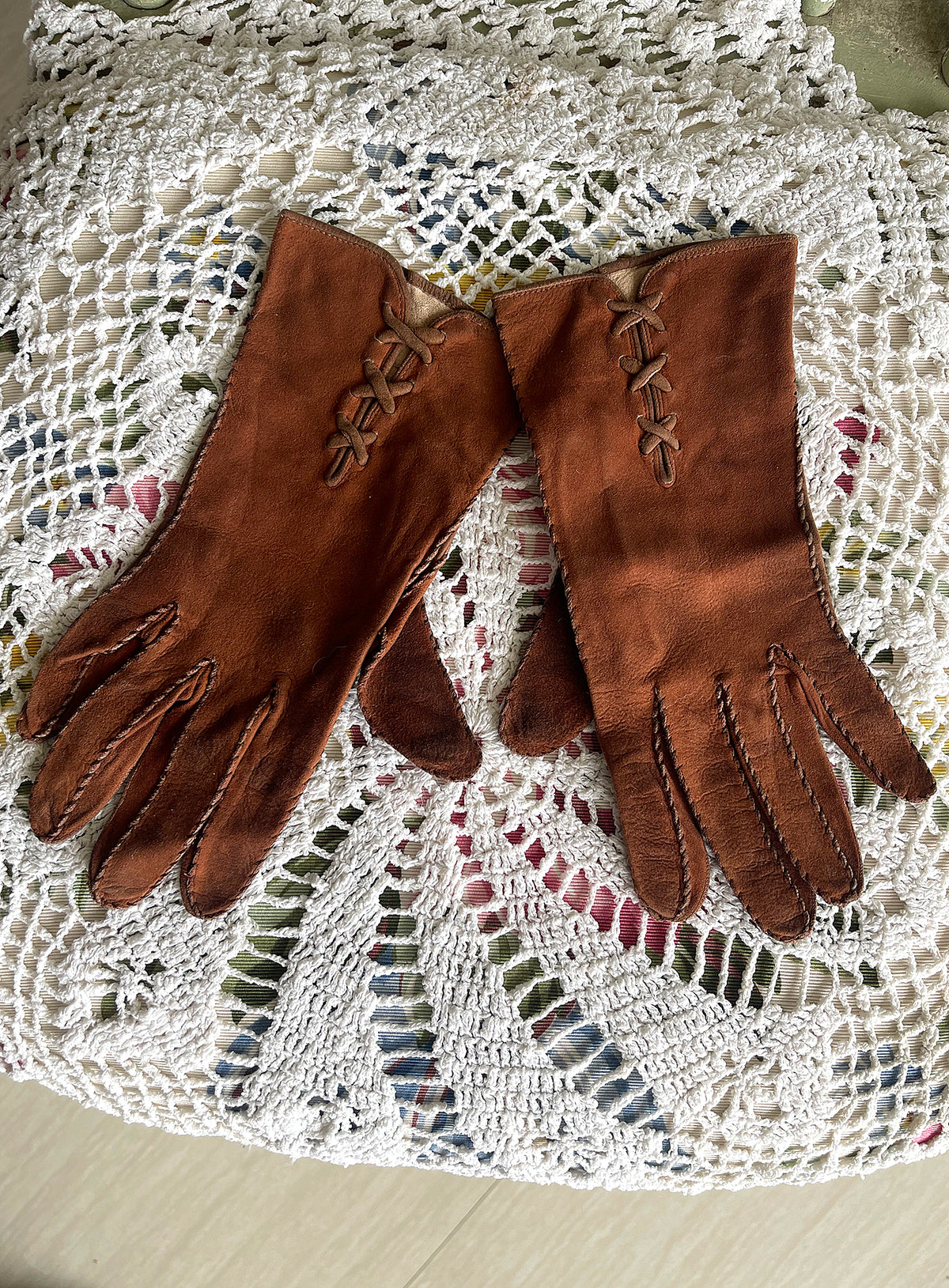 40s Suede Leather Hand Stitched Gloves