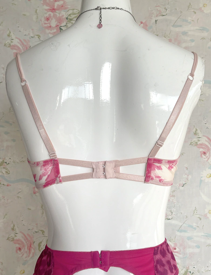 80s Fuchsia Victoria's Secret Floral Bra 34B. Underwire