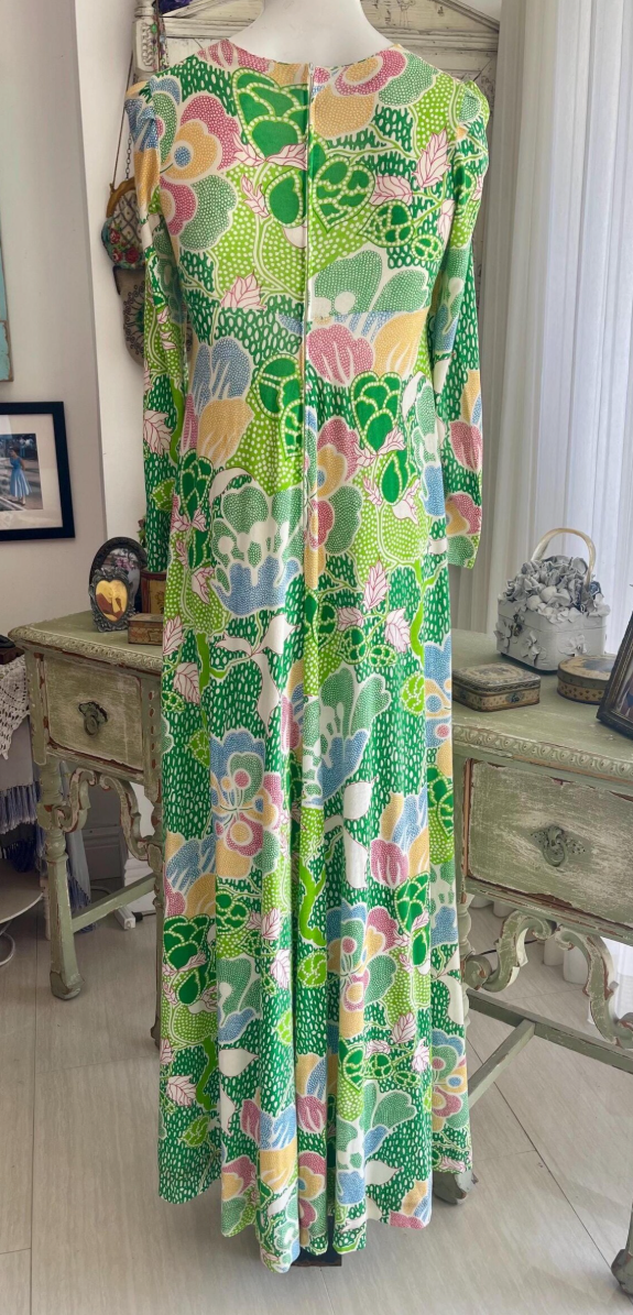 Vintage 70s Diane Von Furstenberg Maxi Dress: Floral Mod Print – WhatWouldSusieWear Vintage 70s Diane Von Furstenberg Maxi Dress: Floral Mod Print – WhatWouldSusieWear