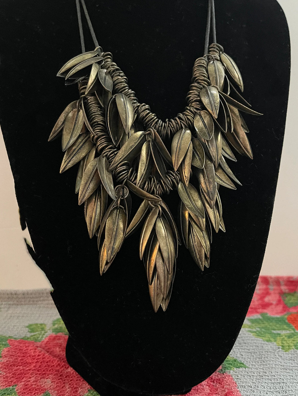 Double Strand Leaf Necklace on Leather Chain 80'