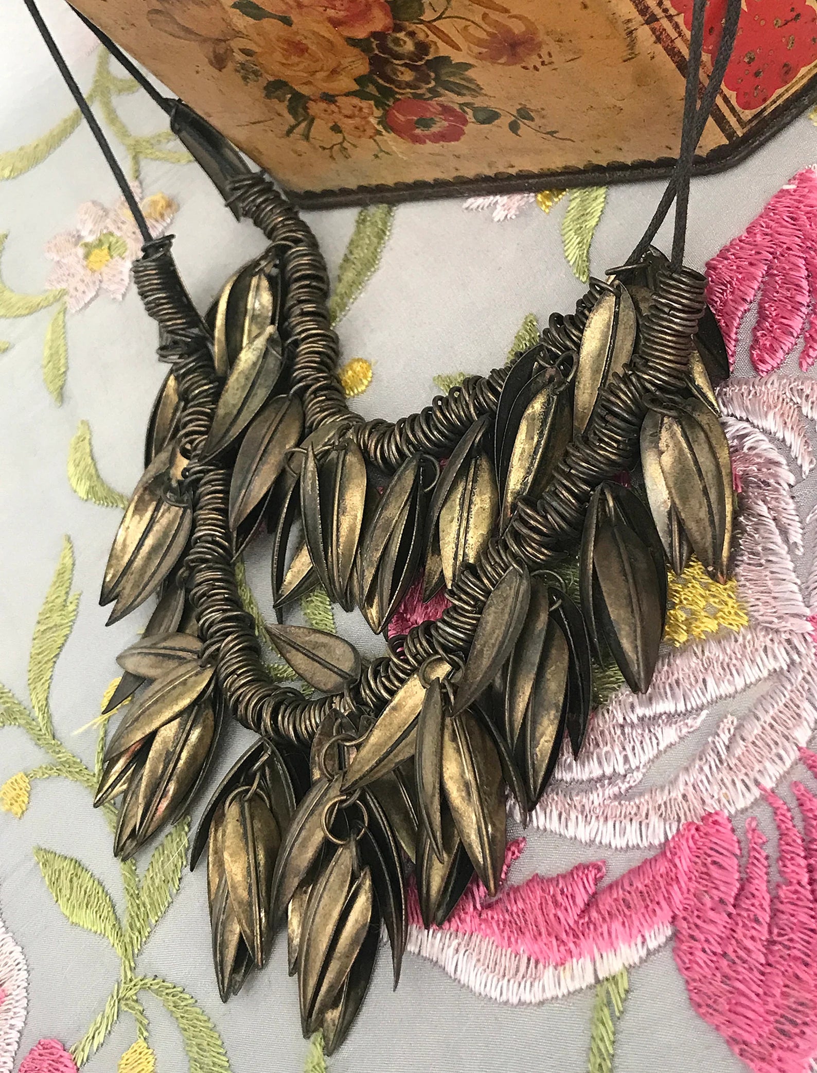 Double Strand Leaf Necklace on Leather Chain 80'