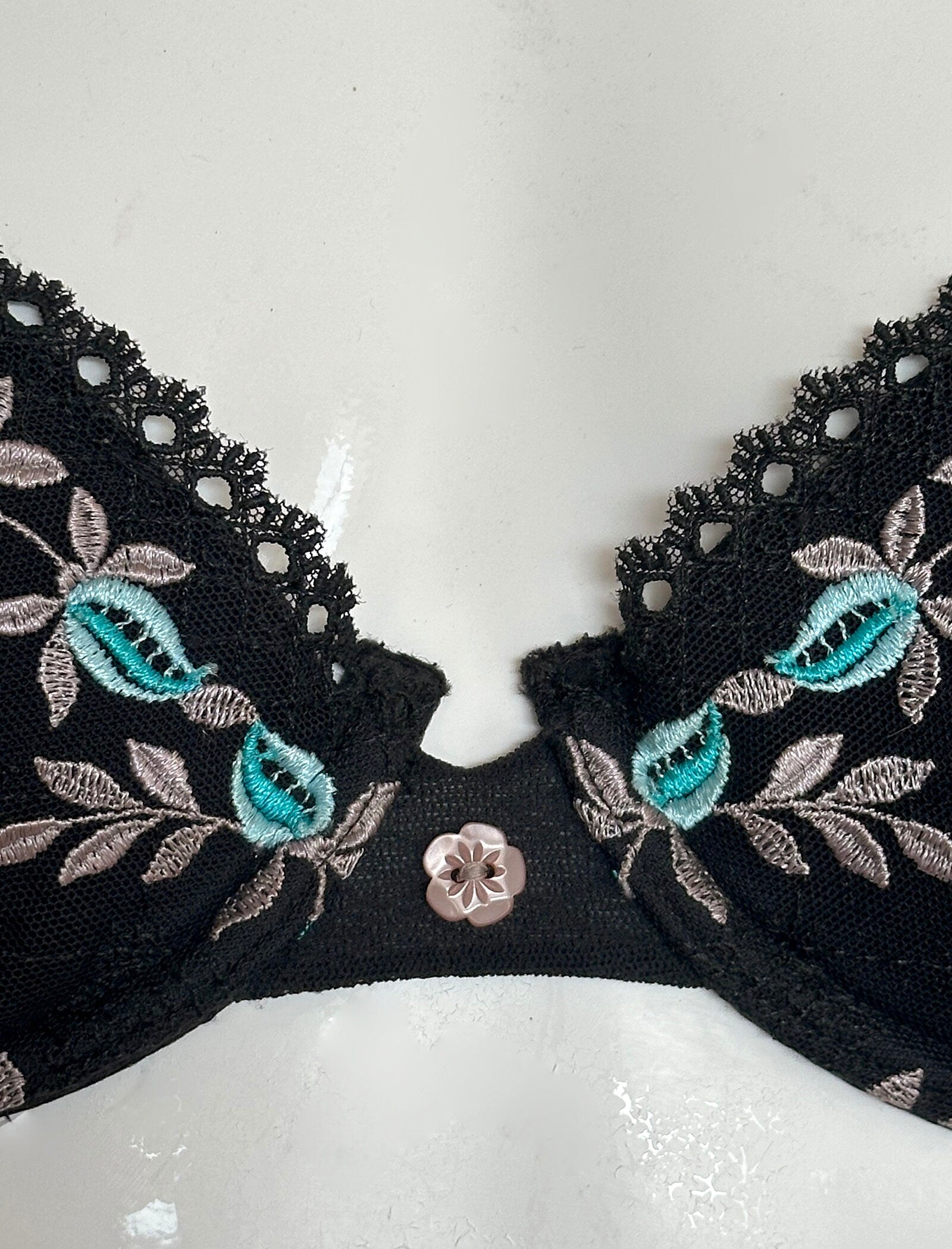 Vintage 90s Black and Turquoise Victorias Secret Bra 34B