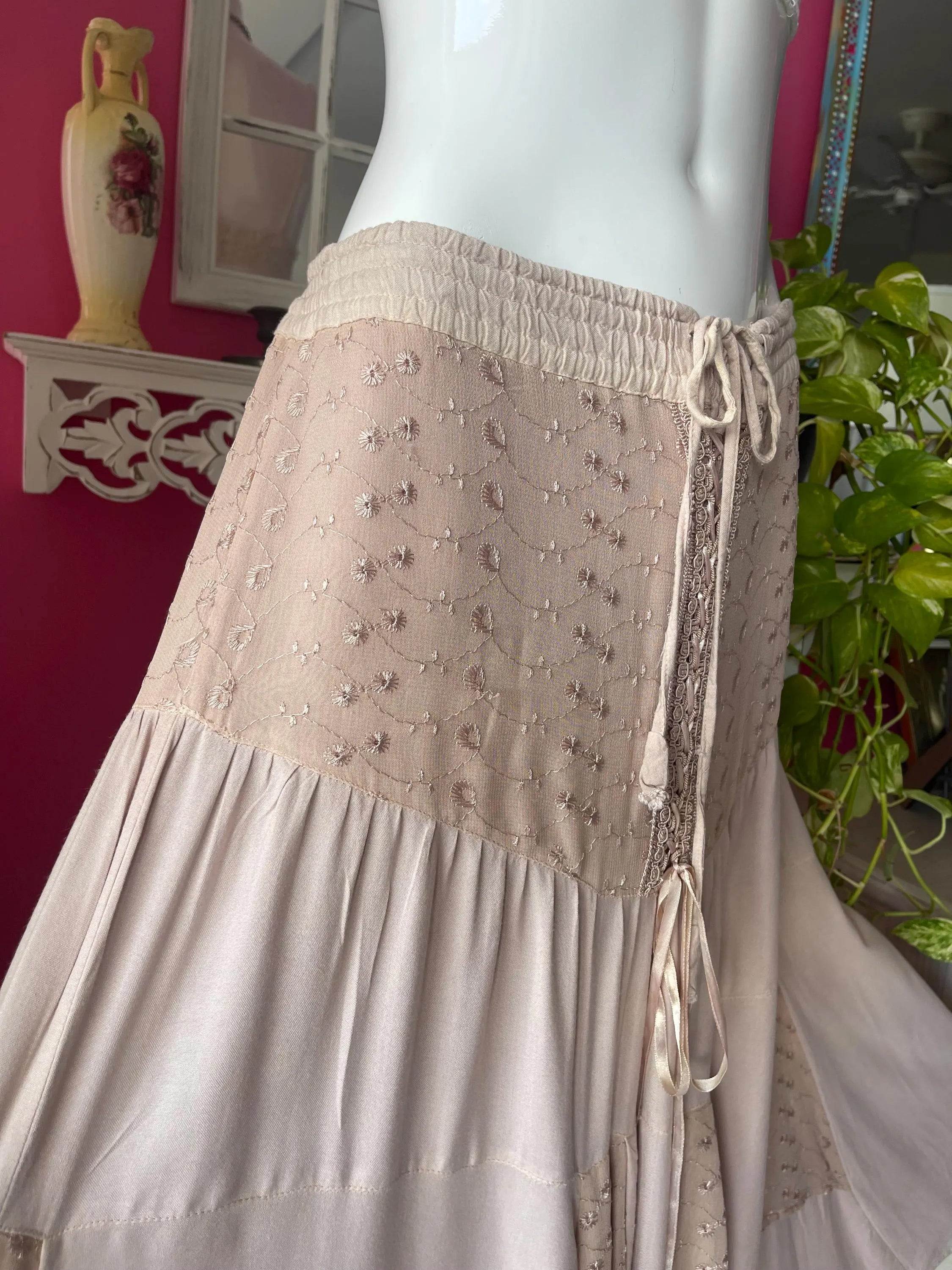 80s Mauvey Pink Full Sweep Maxi Corseted Lace Skirt