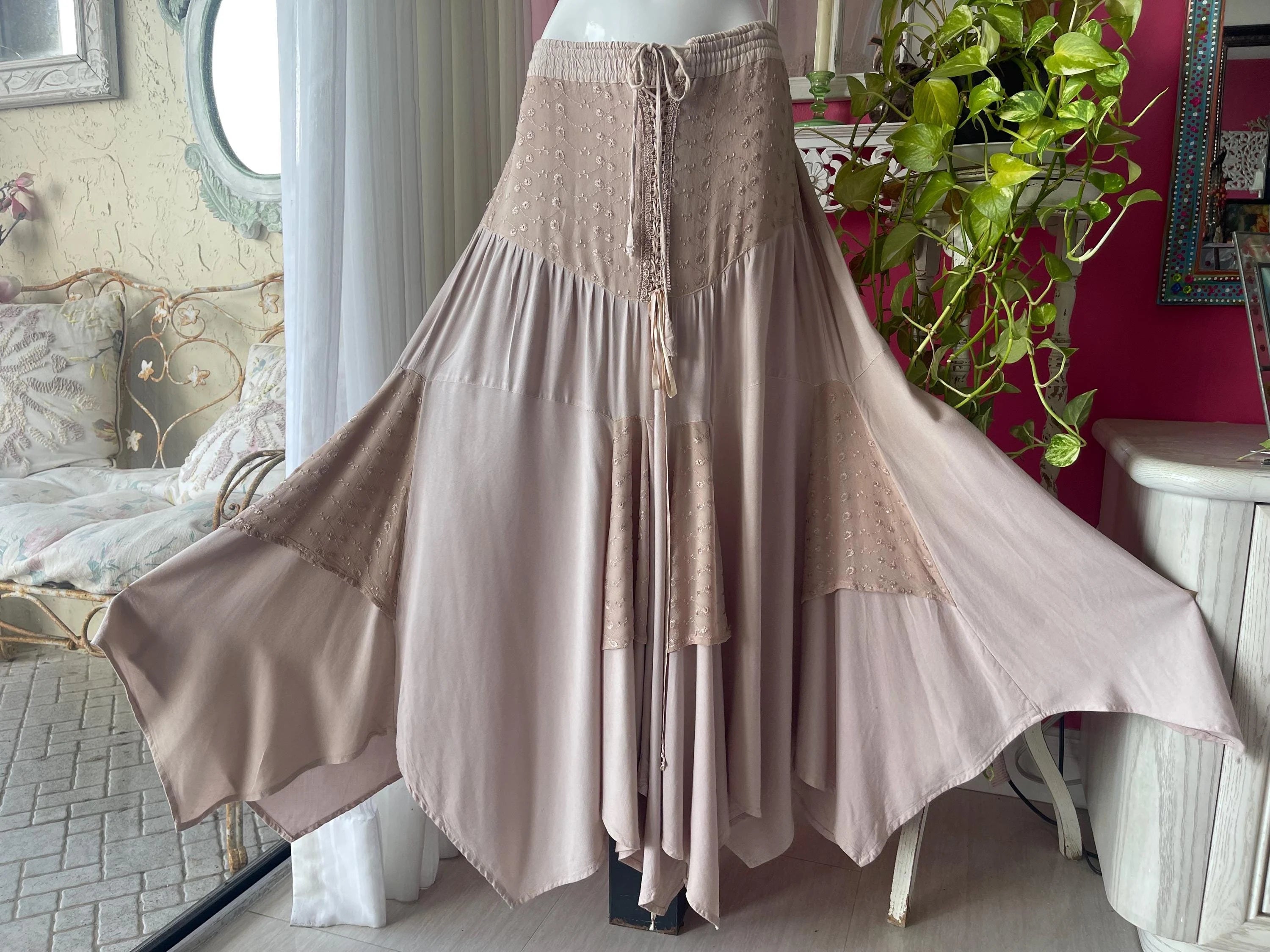 80s Mauvey Pink Full Sweep Maxi Corseted Lace Skirt